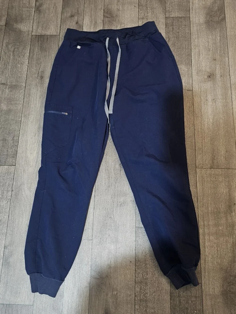 Figs Women Zamora Scrub Pants with Drawstring Size Medium{Bx26}